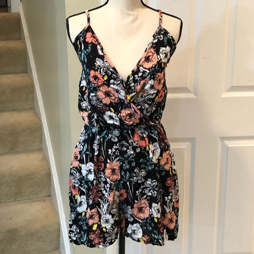 NWT - Floral romper